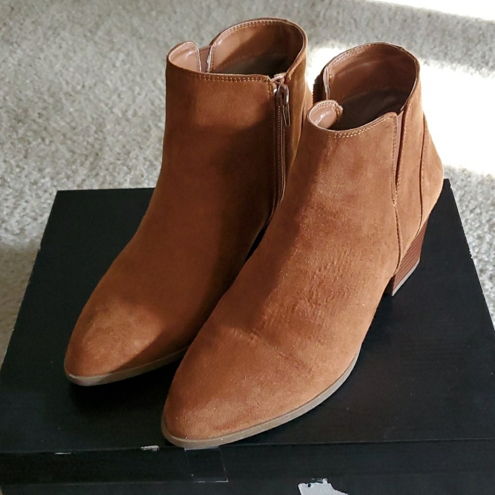 Forever 21 tan suede booties